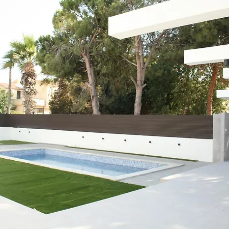 Villa Pervolia Oasis *