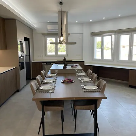 Pervolia Oasis Kiti
