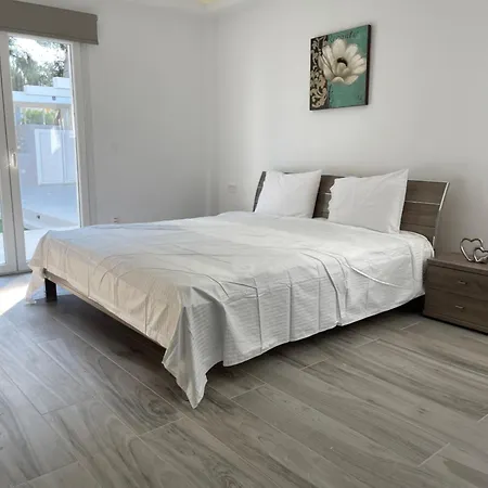 Pervolia Oasis Villa Kiti