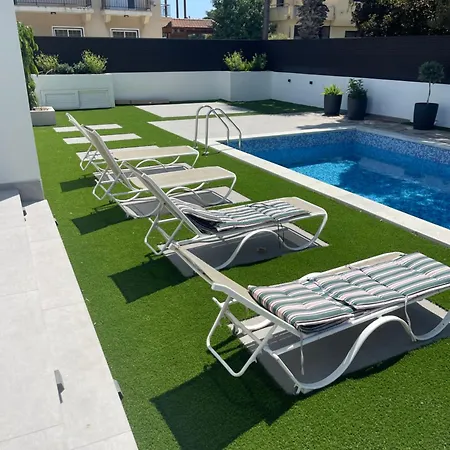 Pervolia Oasis *